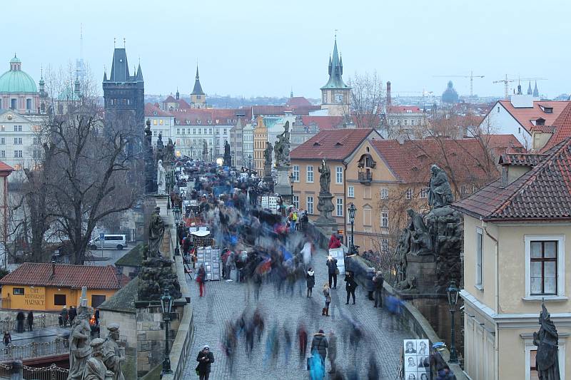 Καιρός στην Πράγα το Νοέμβρη, Γέφυρα του Καρόλου