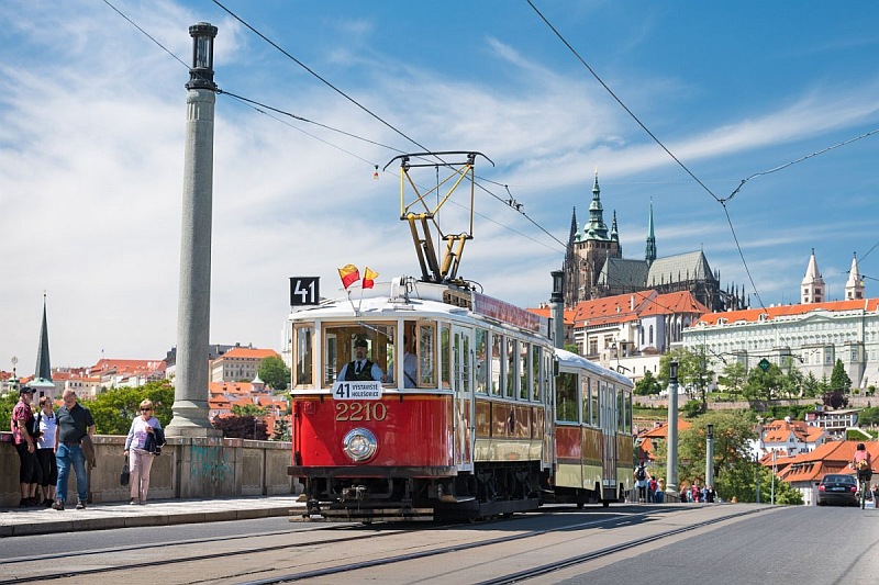 Συγκοινωνία στην Πράγα - ιστορικό τραμ